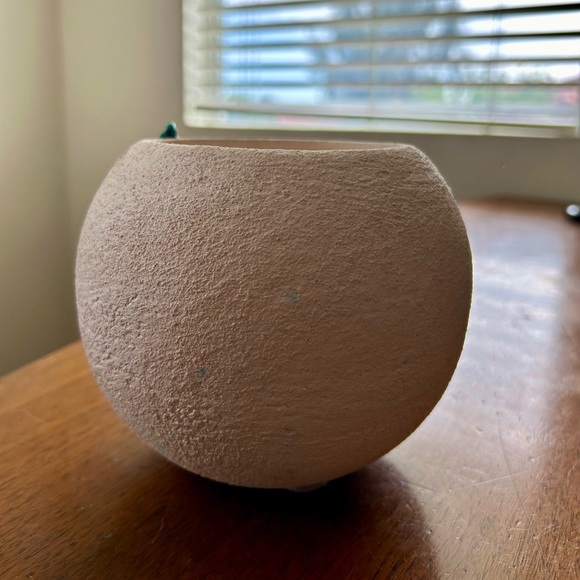 Native American Signed Pottery Vase,Native American Turquoise Gem Feathers - Picture 8 of 8